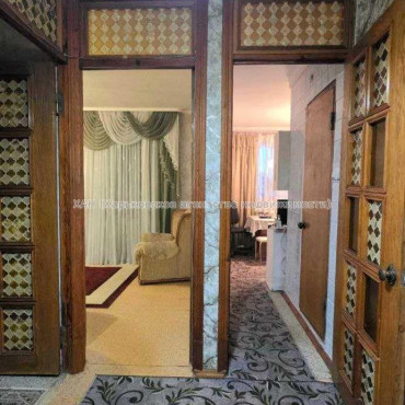 Продам квартиру, Натальи Ужвий ул. , 90 , 2  ком., 50 м², косметический ремонт 