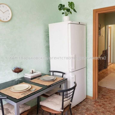 Продам квартиру, Александровский просп. , 2 кім., 65 м², капитальный ремонт 