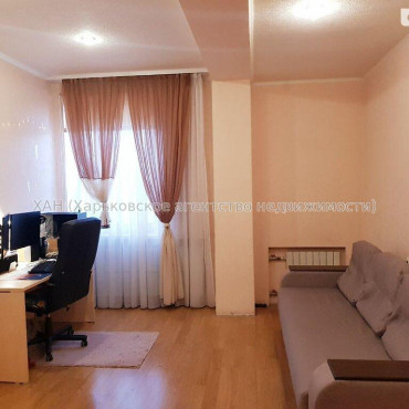 Продам квартиру, Александровский просп. , 2 кім., 65 м², капитальный ремонт 