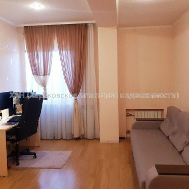 Продам квартиру, Александровский просп. , 2 кім., 65 м², капитальный ремонт 
