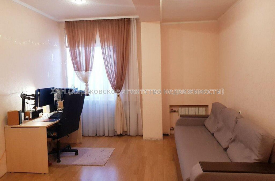 Продам квартиру, Александровский просп. , 2 кім., 65 м², капитальный ремонт 