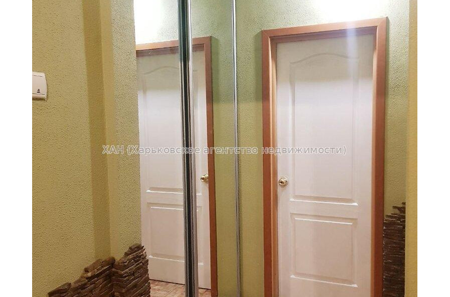 Продам квартиру, Александровский просп. , 2 кім., 65 м², капитальный ремонт 