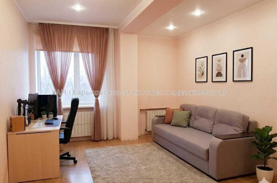 Продам квартиру, Александровский просп. , 2 кім., 65 м², капитальный ремонт 