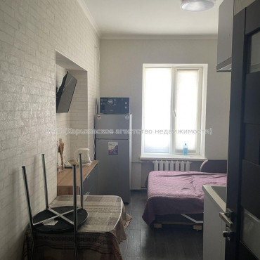 Продам квартиру, Михайлика ул. , 1 кім., 14 м², капитальный ремонт 