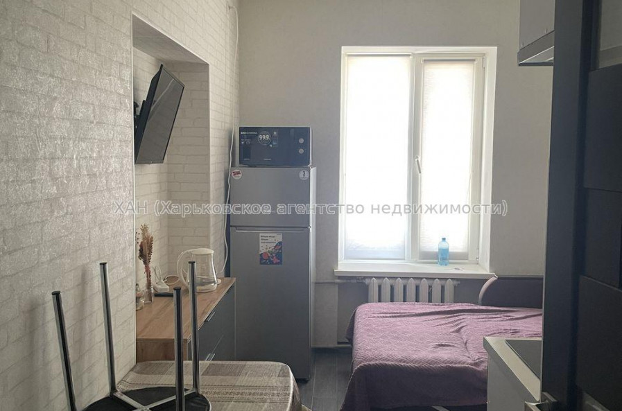 Продам квартиру, Михайлика ул. , 1 кім., 14 м², капитальный ремонт 