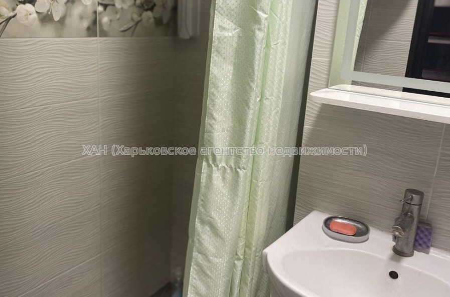 Продам квартиру, Михайлика ул. , 1 кім., 14 м², капитальный ремонт 