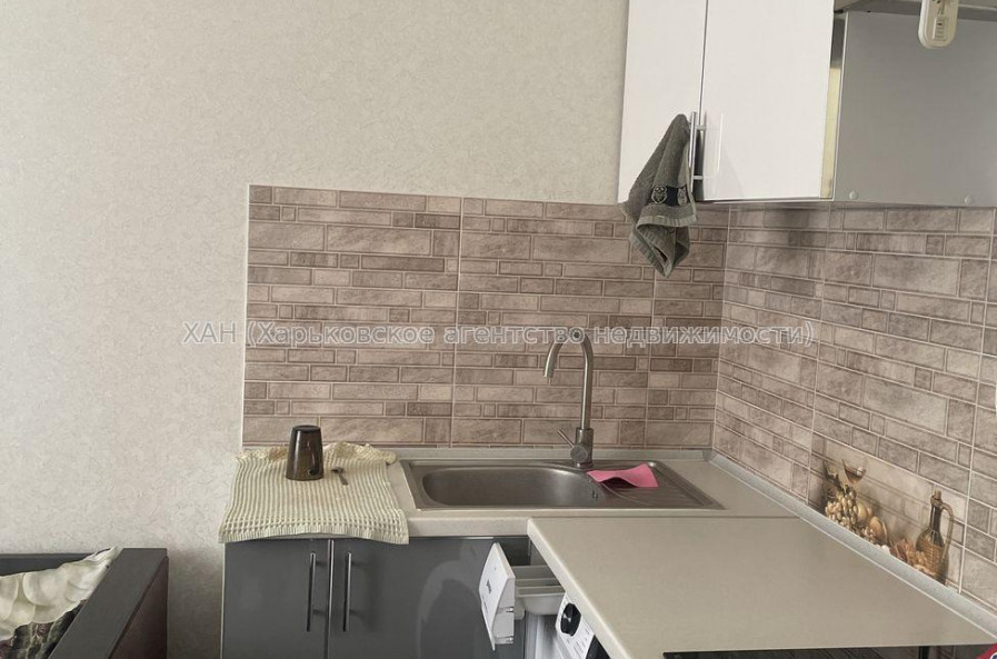 Продам квартиру, Михайлика ул. , 1 кім., 14 м², капитальный ремонт 