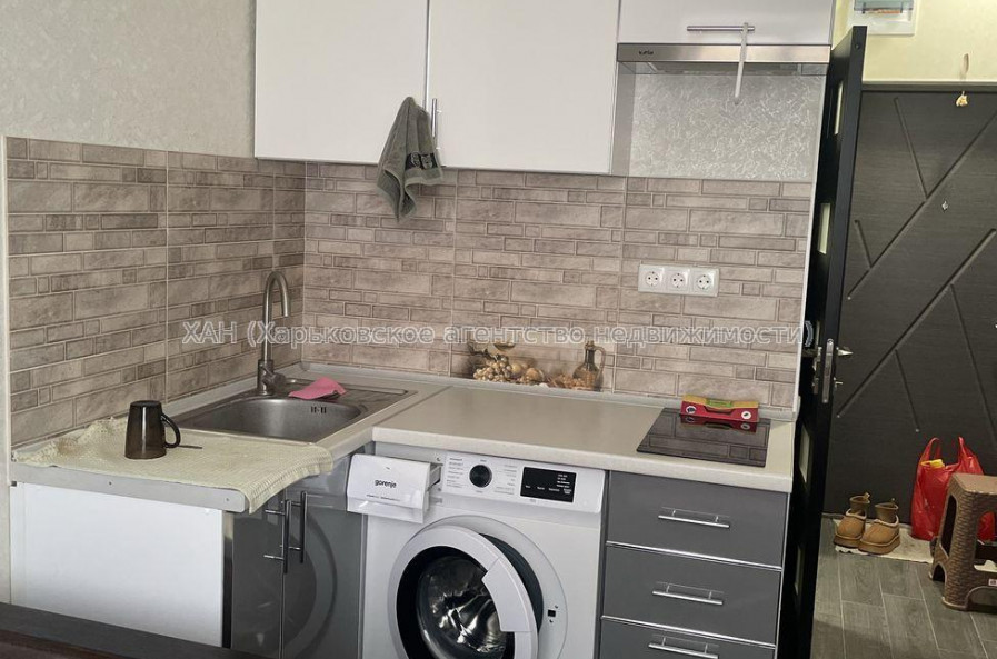 Продам квартиру, Михайлика ул. , 1 кім., 14 м², капитальный ремонт 