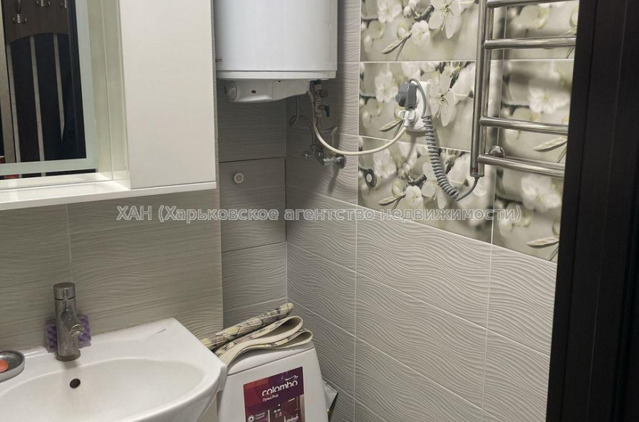 Продам квартиру, Михайлика ул. , 1 кім., 14 м², капитальный ремонт 