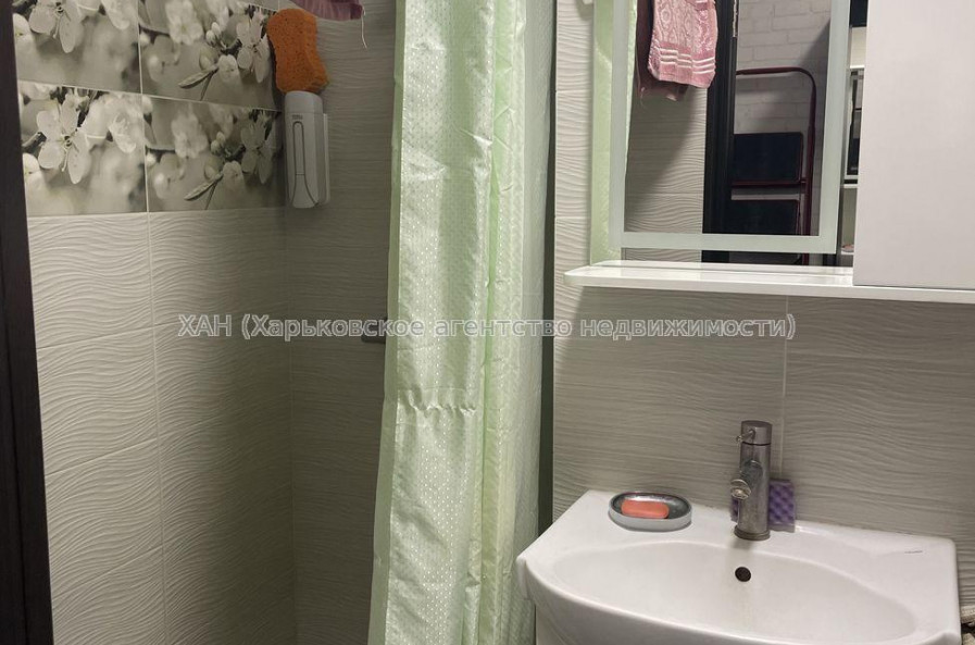 Продам квартиру, Михайлика ул. , 1 кім., 14 м², капитальный ремонт 