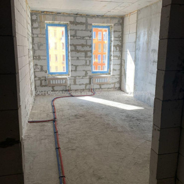 Продам квартиру, Гвардейцев Широнинцев ул. , 1 кім., 43 м², без внутренних работ 