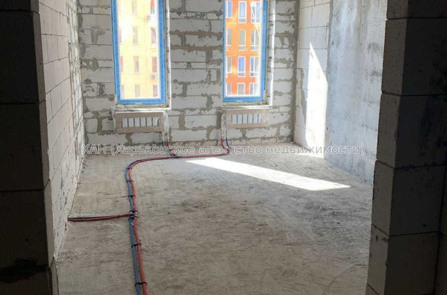 Продам квартиру, Гвардейцев Широнинцев ул. , 1 кім., 43 м², без внутренних работ 