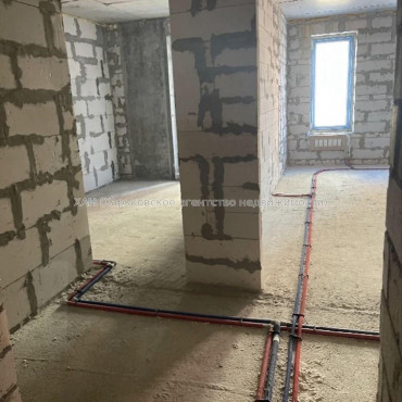 Продам квартиру, Гвардейцев Широнинцев ул. , 1 кім., 43 м², без внутренних работ 