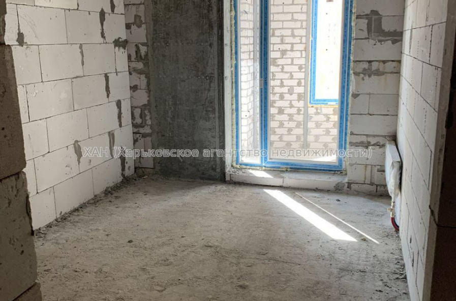 Продам квартиру, Гвардейцев Широнинцев ул. , 1 кім., 43 м², без внутренних работ 