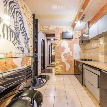 Продам квартиру, Соборности Украины ул. , 2 кім., 40 м², капитальный ремонт 