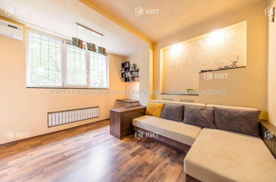 Продам квартиру, Соборности Украины ул. , 2 кім., 40 м², капитальный ремонт 