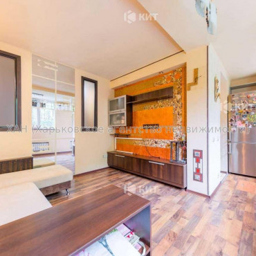 Продам квартиру, Соборности Украины ул. , 2 кім., 40 м², капитальный ремонт 