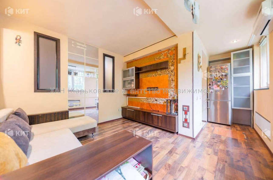 Продам квартиру, Соборности Украины ул. , 2 кім., 40 м², капитальный ремонт 