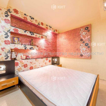 Продам квартиру, Соборности Украины ул. , 2 кім., 40 м², капитальный ремонт 