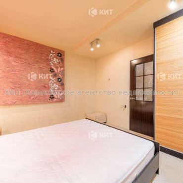 Продам квартиру, Соборности Украины ул. , 2 кім., 40 м², капитальный ремонт 