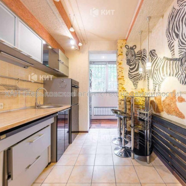 Продам квартиру, Соборности Украины ул. , 2 кім., 40 м², капитальный ремонт 