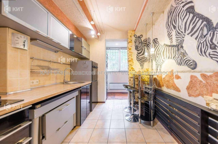 Продам квартиру, Соборности Украины ул. , 2 кім., 40 м², капитальный ремонт 