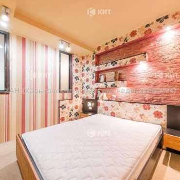 Продам квартиру, Соборности Украины ул. , 2 кім., 40 м², капитальный ремонт 