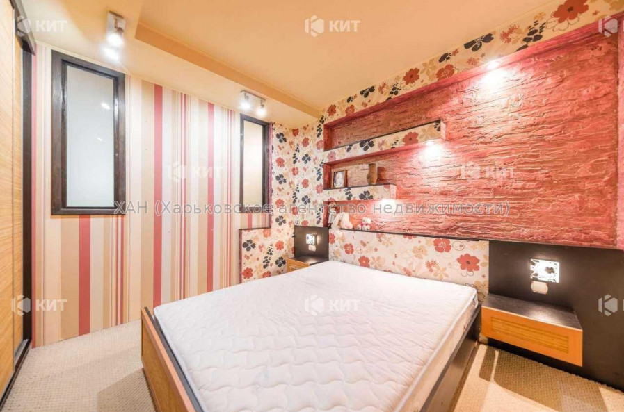 Продам квартиру, Соборности Украины ул. , 2 кім., 40 м², капитальный ремонт 