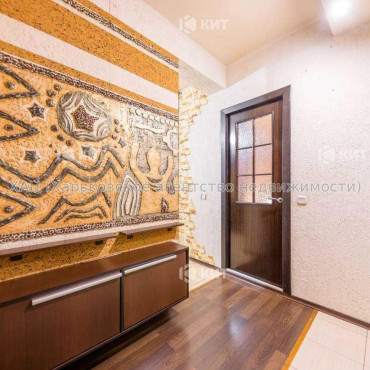 Продам квартиру, Соборности Украины ул. , 2 кім., 40 м², капитальный ремонт 