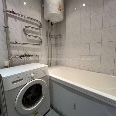 Сдам квартиру, Ахсарова Энвера ул. , 8/9 , 1  ком., 39 м², косметический ремонт 