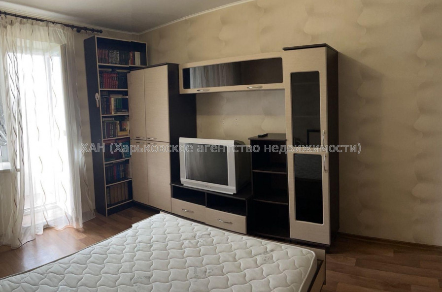 Сдам квартиру, Ахсарова Энвера ул. , 8/9 , 1  ком., 39 м², косметический ремонт 