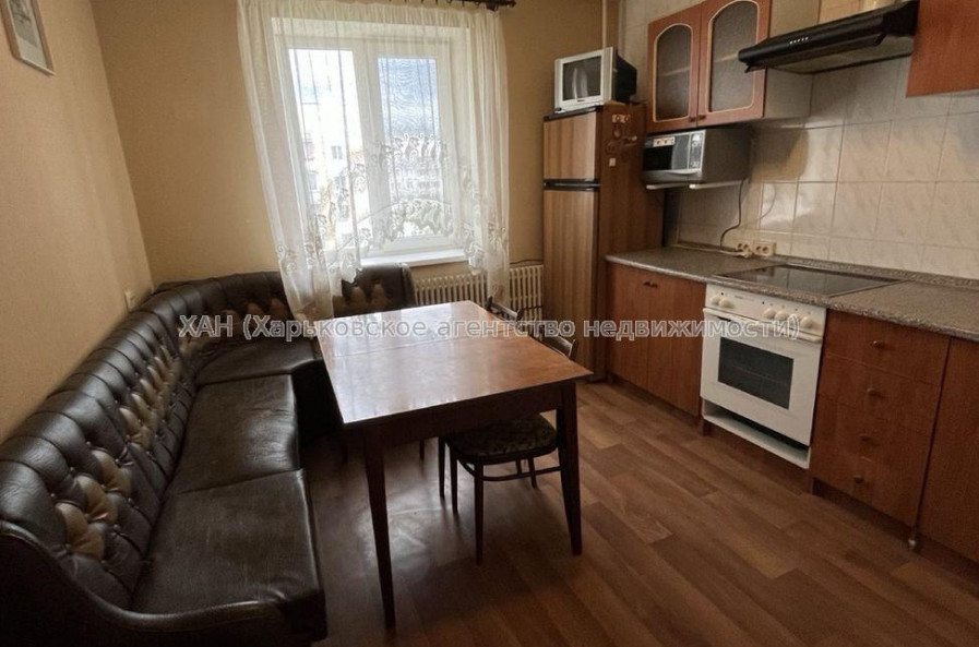 Сдам квартиру, Ахсарова Энвера ул. , 8/9 , 1  ком., 39 м², косметический ремонт 