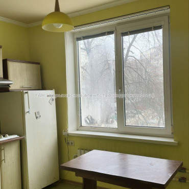 Продам квартиру, Победы просп. , 1  ком., 25.70 м², капитальный ремонт 