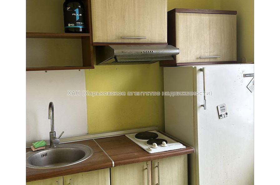 Продам квартиру, Победы просп. , 1  ком., 25.70 м², капитальный ремонт 