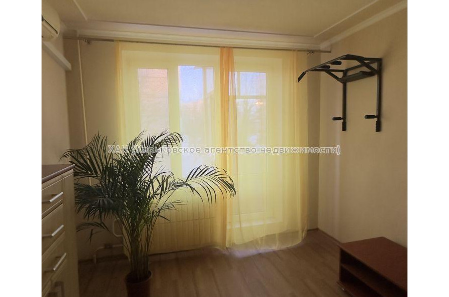 Продам квартиру, Победы просп. , 1  ком., 25.70 м², капитальный ремонт 