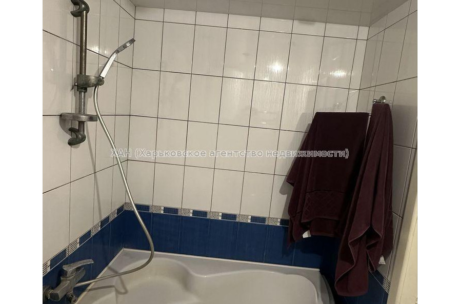 Продам квартиру, Победы просп. , 1  ком., 25.70 м², капитальный ремонт 