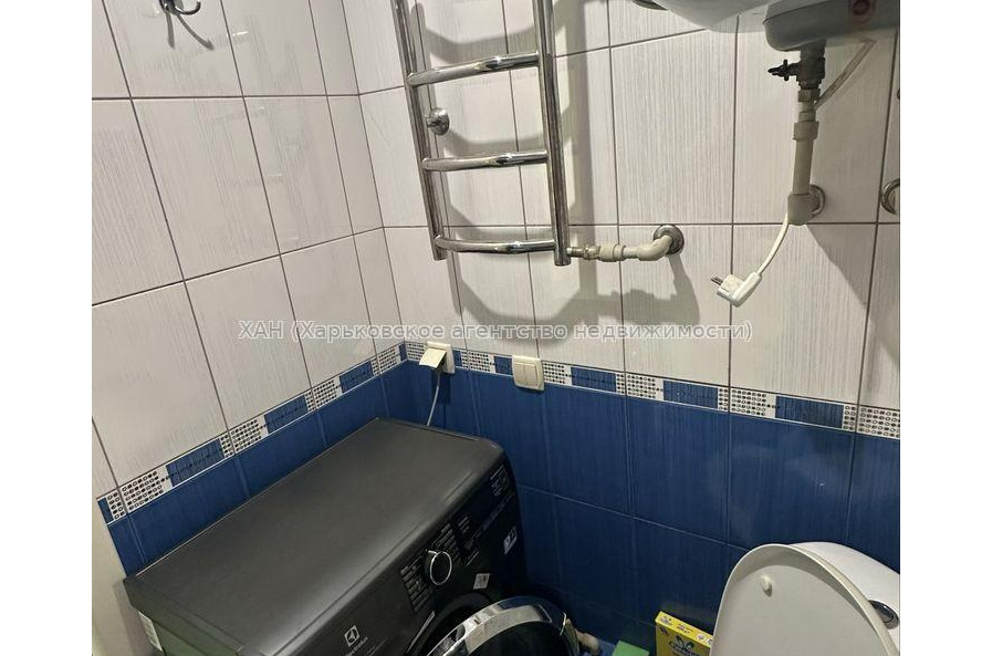 Продам квартиру, Победы просп. , 1  ком., 25.70 м², капитальный ремонт 