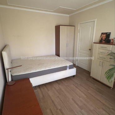 Продам квартиру, Победы просп. , 1  ком., 25.70 м², капитальный ремонт 