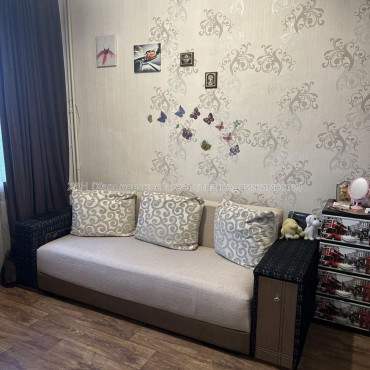 Продам квартиру, Академиков Ахиезеров ул. , 3 кім., 49.50 м², капитальный ремонт 