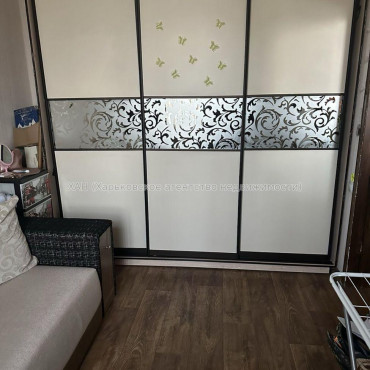 Продам квартиру, Академиков Ахиезеров ул. , 3 кім., 49.50 м², капитальный ремонт 