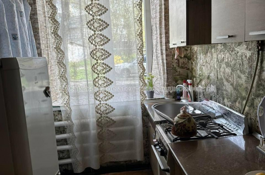 Продам квартиру, Академиков Ахиезеров ул. , 3  ком., 49.50 м², капитальный ремонт 