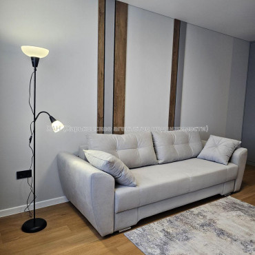 Продам квартиру, Мира ул. , 2  ком., 57 м², авторский дизайн 