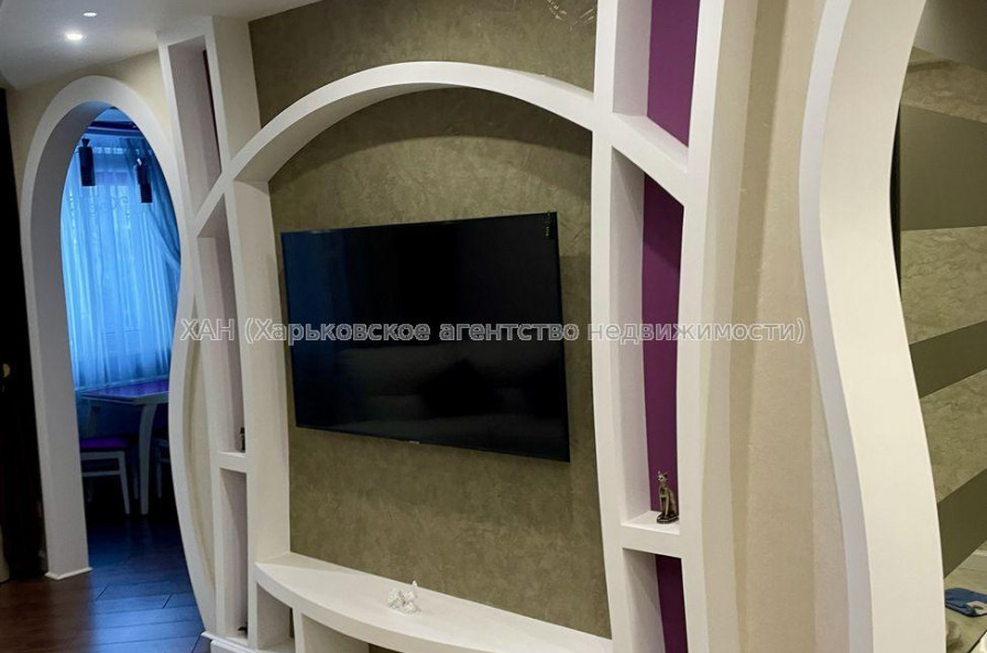 Продам квартиру, 92-й бригады ул. , 3 кім., 76 м², авторский дизайн 