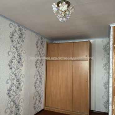 Продам квартиру, Победы просп. , 3 кім., 65 м², косметический ремонт 