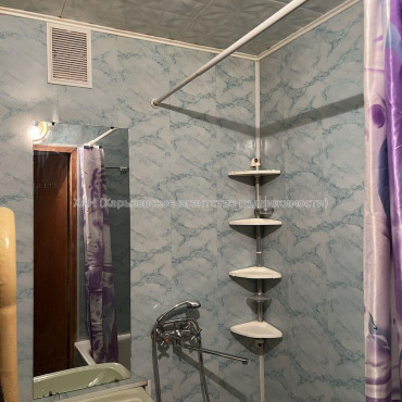 Продам квартиру, Победы просп. , 3 кім., 65 м², косметический ремонт 