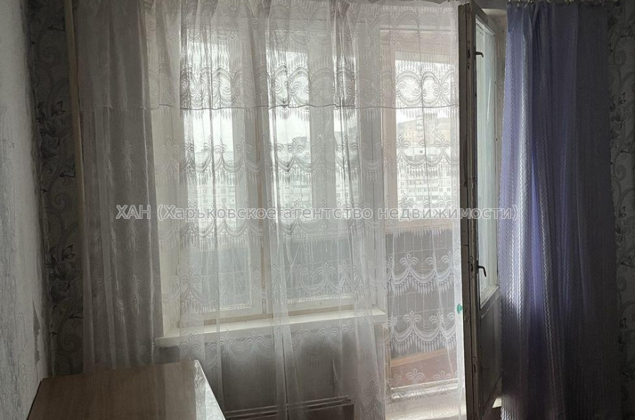 Продам квартиру, Победы просп. , 3 кім., 65 м², косметический ремонт 