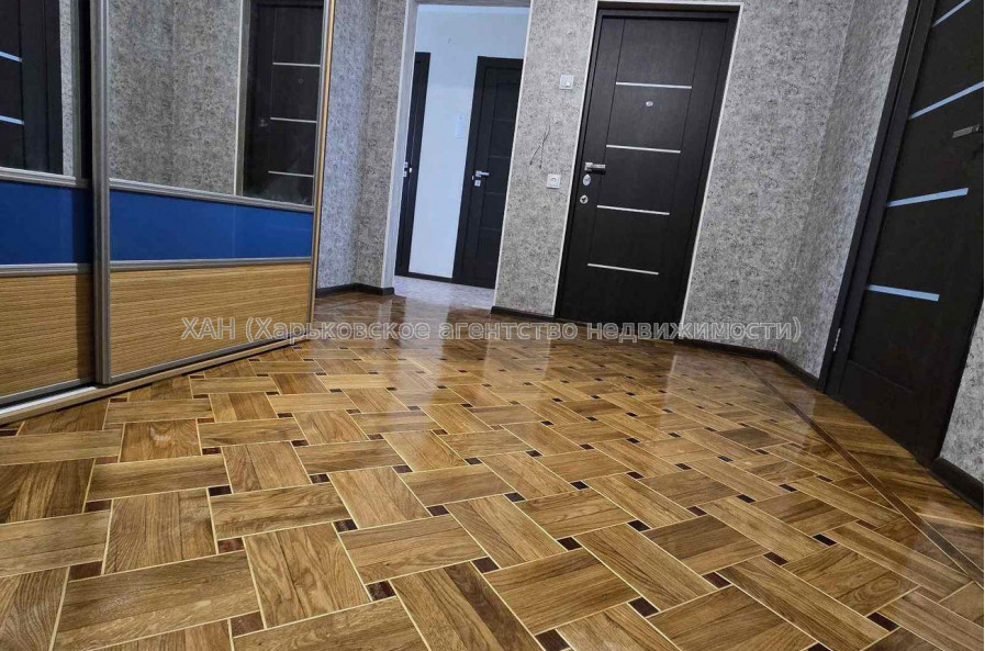 Продам квартиру, Натальи Ужвий ул. , 4 кім., 87.40 м², капитальный ремонт 