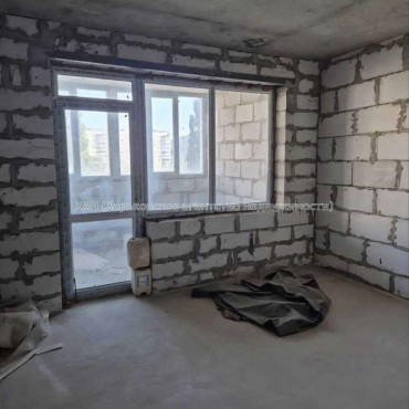 Продам квартиру, Барабашова академика ул. , 4 кім., 208 м², без внутренних работ 