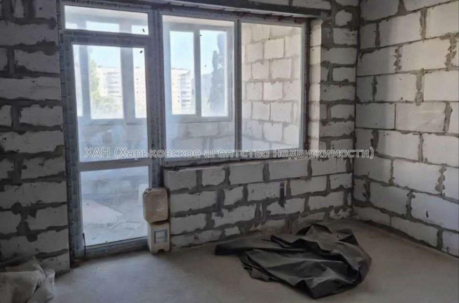 Продам квартиру, Барабашова академика ул. , 4 кім., 208 м², без внутренних работ 