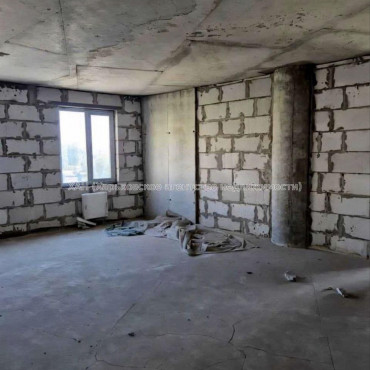 Продам квартиру, Барабашова академика ул. , 4 кім., 208 м², без внутренних работ 